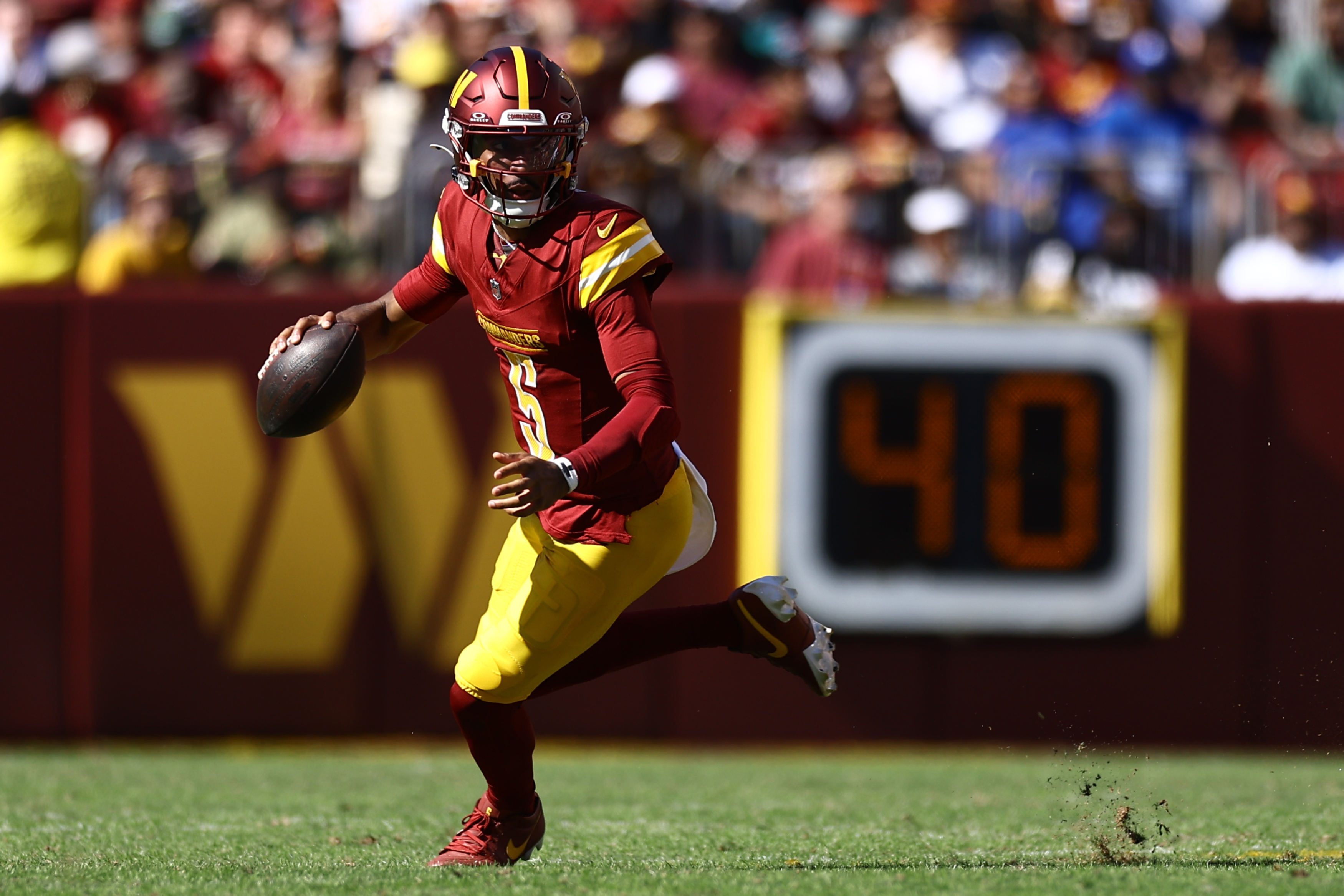 File photo: Commanders action; Washington outgained San Francisco 224-72 after halftime.