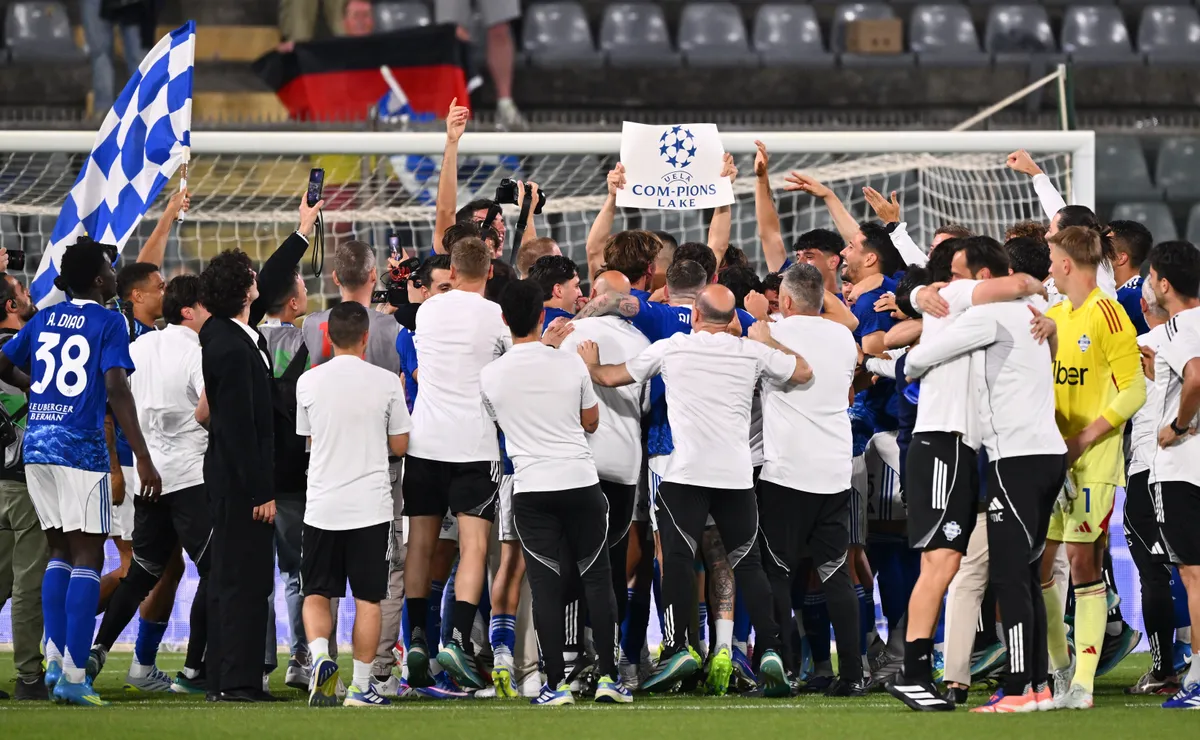 Paz Puts On a Show as Como Thrash Manchester United 4-1 in the Champions League - inside1
