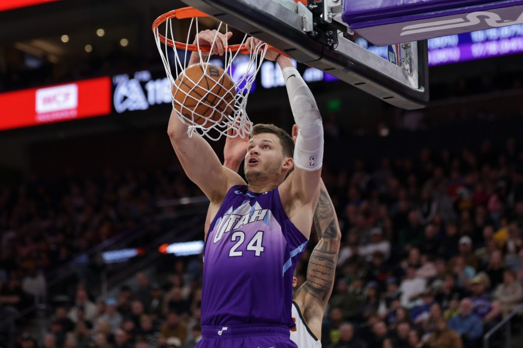 Walker Kessler throws down a dunk for the Utah Jazz before his July 2026 trade to the Los Angeles Lakers.