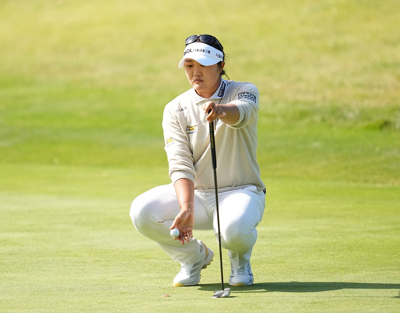 Ryu Hae-ran fires bogey-free 64 with two eagles to seize halfway lead in Korea - inside1