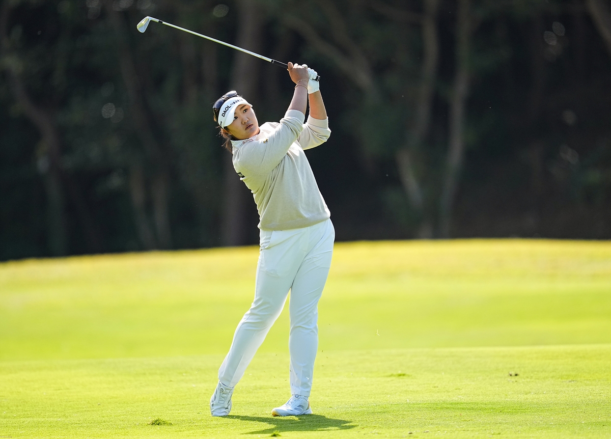 Ryu Hae-ran fires bogey-free 64 with two eagles to seize halfway lead in Korea - inside2