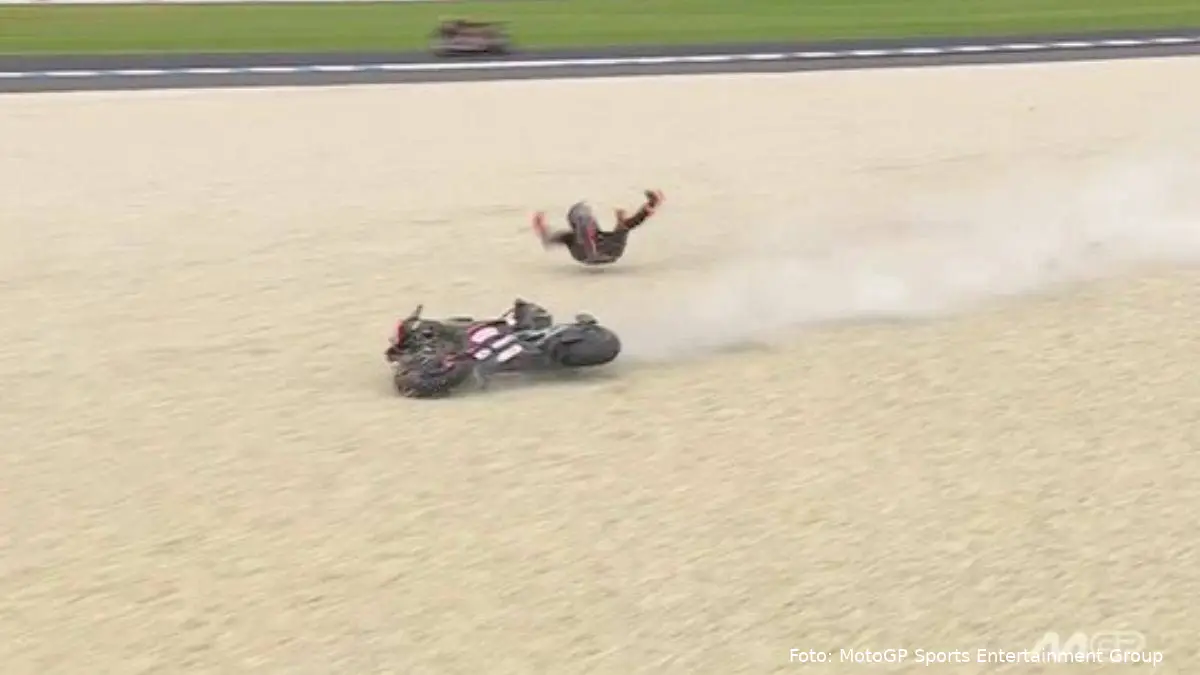 Marc Marquez wins Phillip Island sprint as Martin crash hands him MotoGP lead - inside1