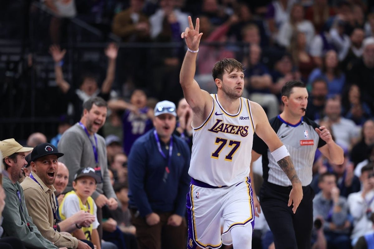 Doncic drops 52 as Lakers rally from 18 down to stun Jazz - inside1