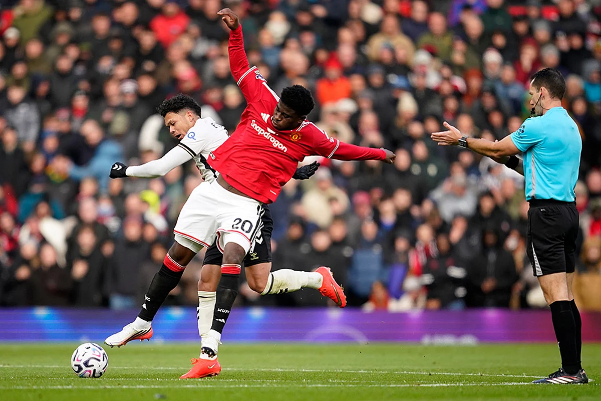 Bournemouth Batter Manchester United 3-0 as Carrick's Crisis Deepens - inside2
