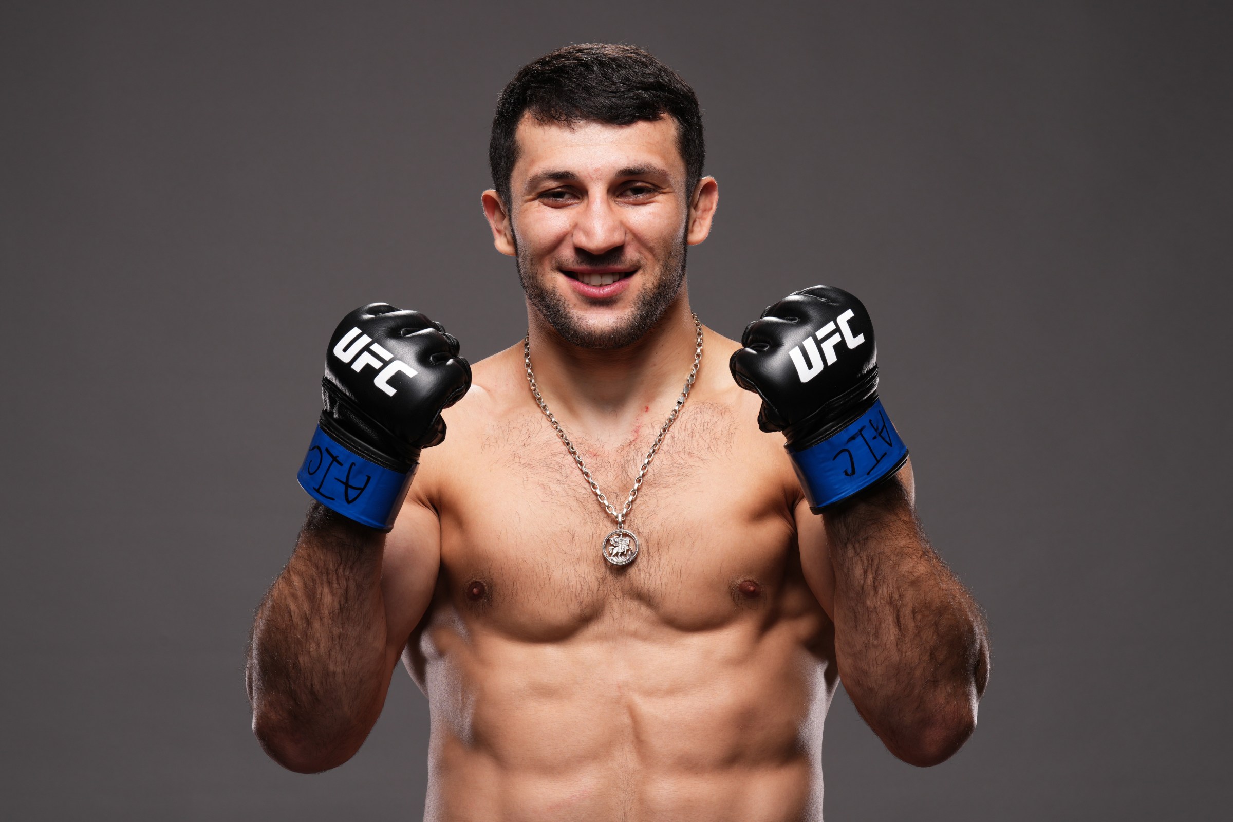 Azamat Bekoev in action against Ryan Loder at UFC Des Moines
