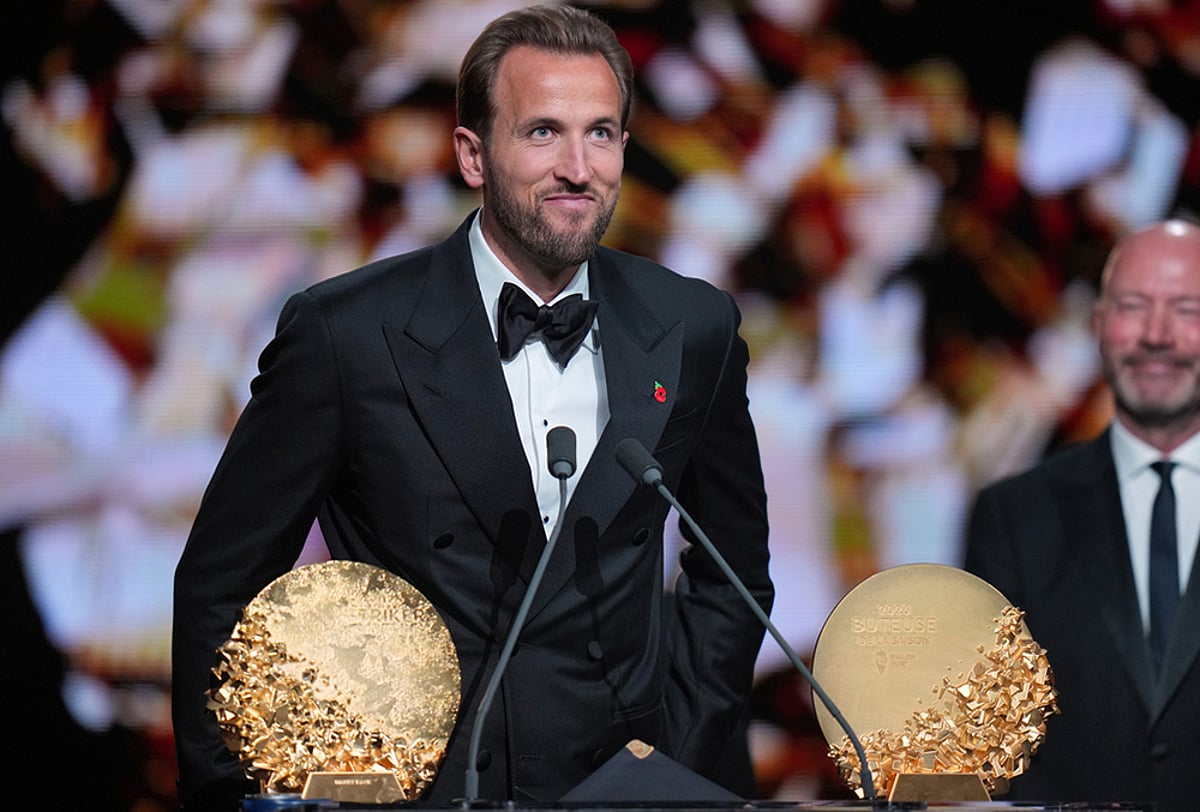 Harry Kane wins the striker of the year trophy (Gerd Muller Trophy) at the Ballon dOr ceremony at the London Palladium, 26 October 2026