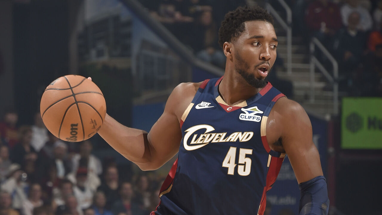 Okongwu's 29 and late free throws lift Hawks past Cavaliers 114-111 - inside2