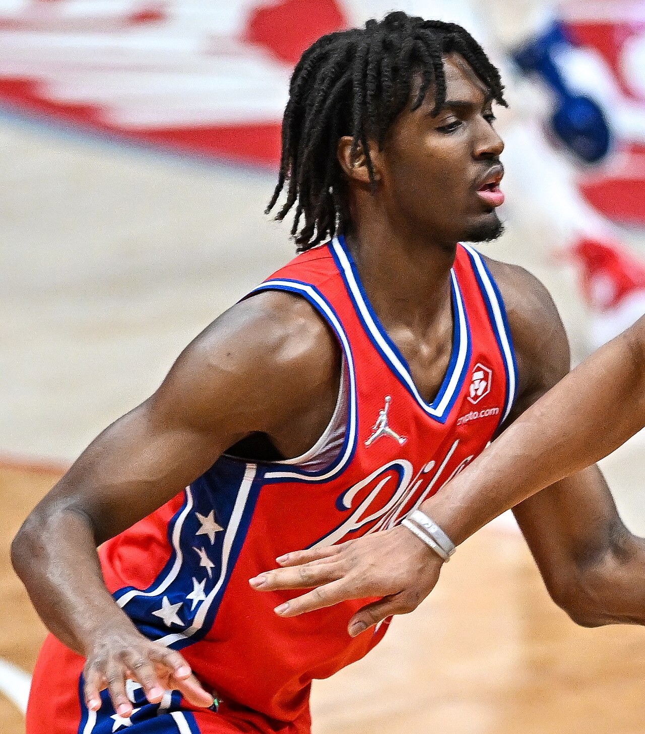 LeBron's Late Heroics Lift 76ers Past Knicks 98-93 in NBA Cup Opener - inside2