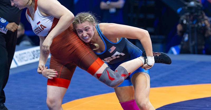 Kylie Welker competes in the 2026 U23 World Championships semi-final.
