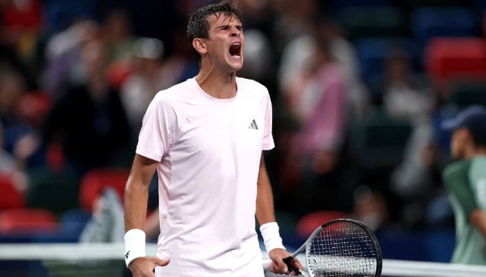 Spaniens Rafael Jodar feiert nach dem Sieg im Viertelfinale gegen Norwegens Casper Ruud beim Shanghai Masters 2026 am 16. Oktober 2026