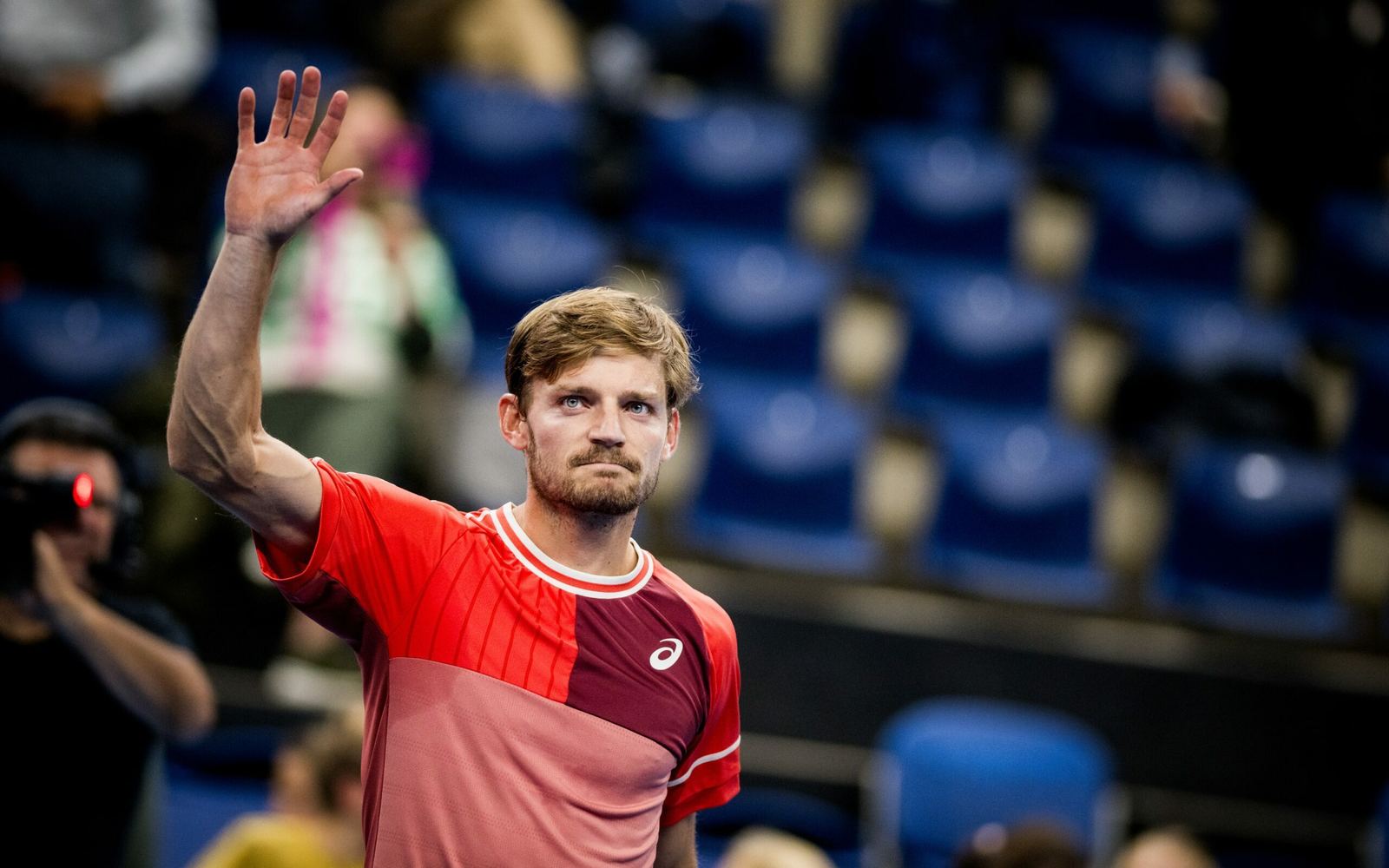 David Goffin waves to the Brussels crowd during his farewell week at the European Open (2560x1600).