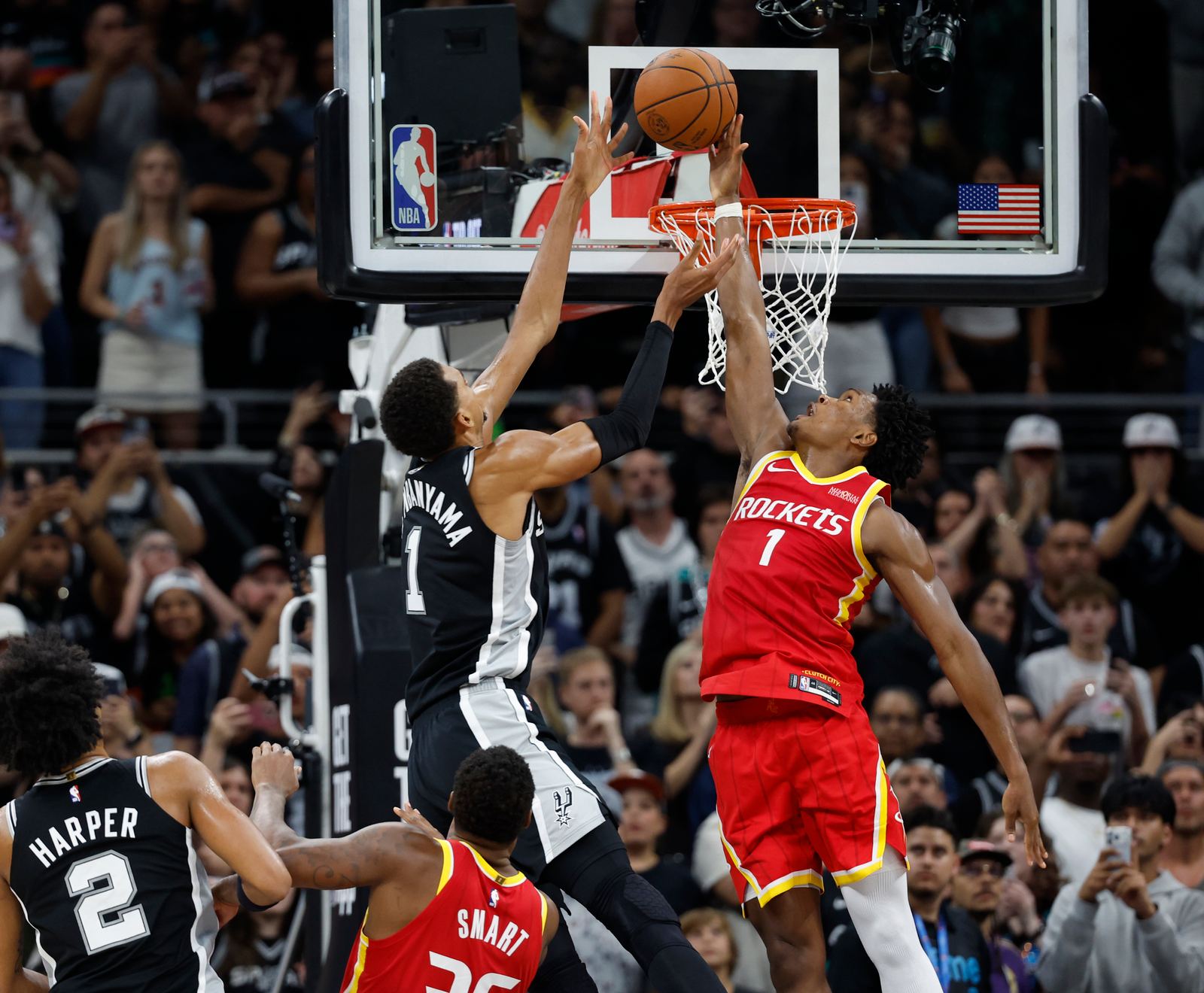 Amen Thompson blocks Victor Wembanyama's tying attempt in the closing seconds at Moody Center in Austin on 23 October 2026