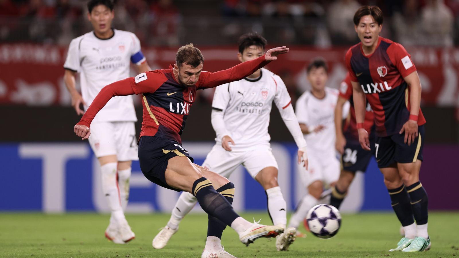 Match action from Kashima Antlers against FC Pohang Steelers at Mercari Stadium on 28 October 2026